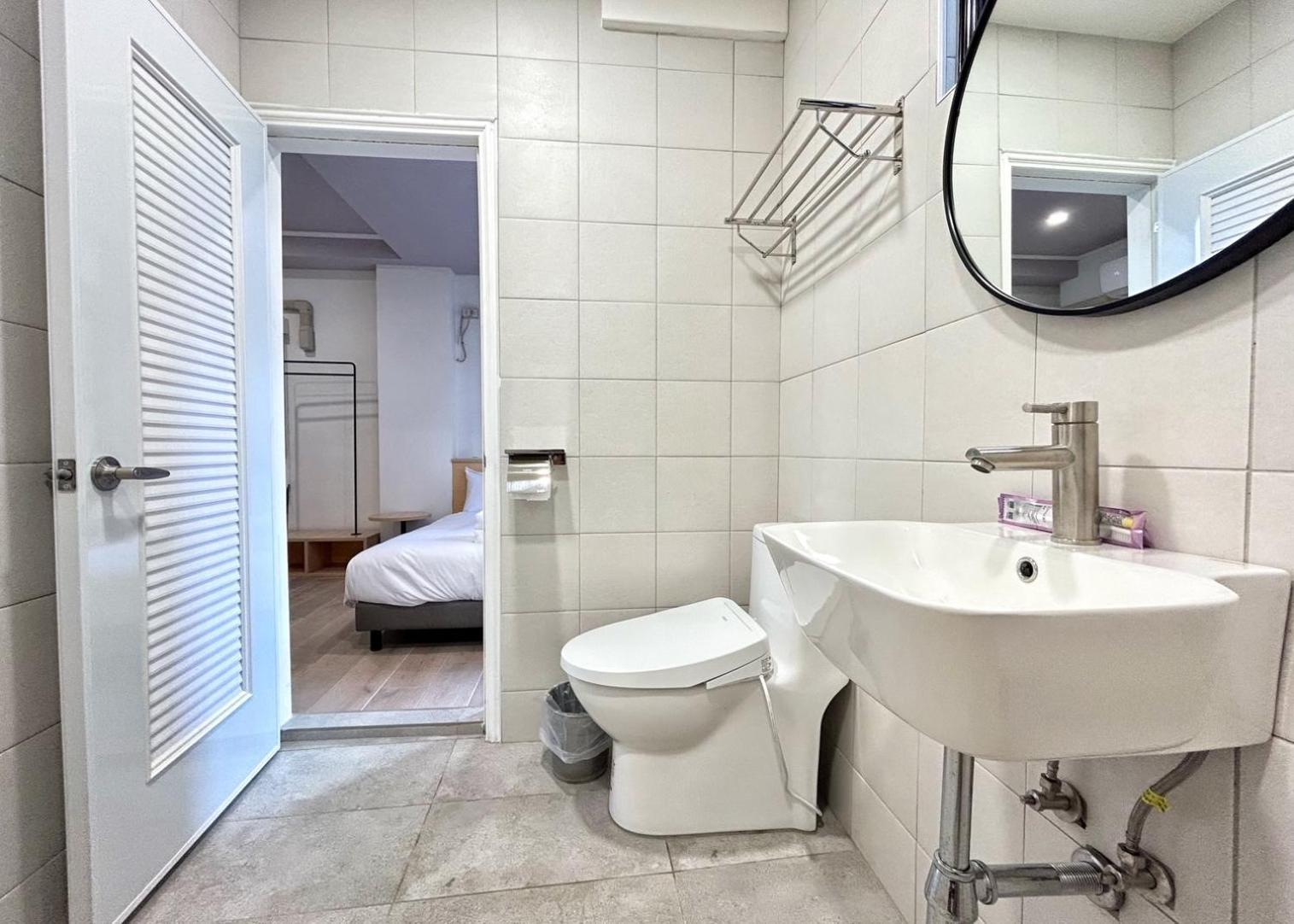 טאינאן Yan Bin Hotel מראה חיצוני תמונה