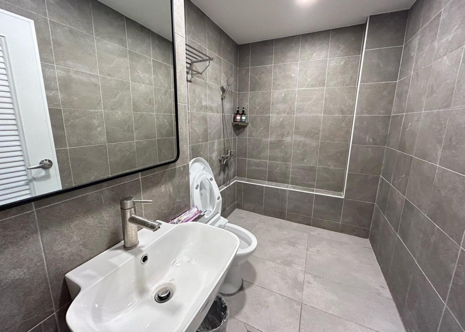 טאינאן Yan Bin Hotel מראה חיצוני תמונה